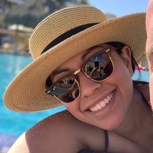 Meet your Posher, Paola